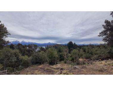 LOTE  CON  VISTAS Al LAGO CALFUCO